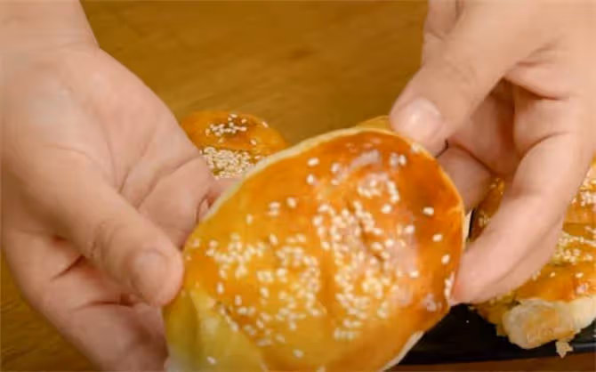 這個餅外面8塊錢一斤,秘制配方公開,柔軟又起層,比麵包好吃~