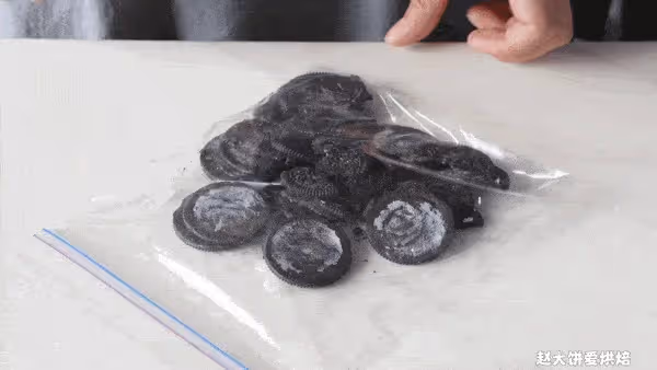 材料攪一攪,零失敗的甜品,冰淇淋的口感,香濃順滑全在這一口~