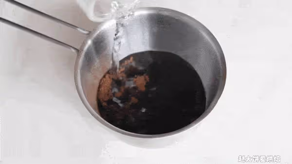 材料攪一攪,零失敗的甜品,冰淇淋的口感,香濃順滑全在這一口~