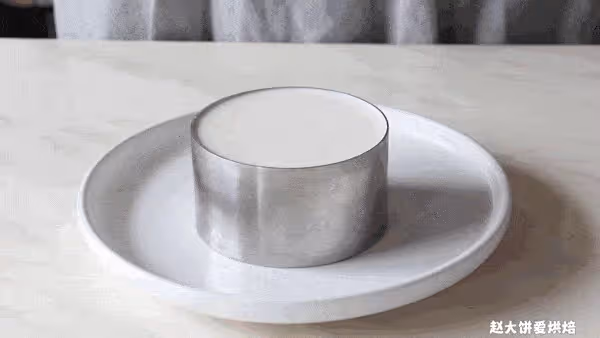 材料攪一攪,零失敗的甜品,冰淇淋的口感,香濃順滑全在這一口~