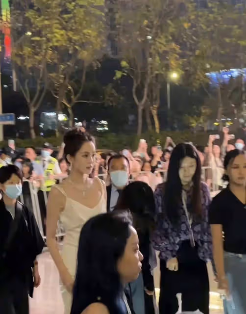 古力娜扎生圖殺瘋了，路人都說驚為天人！