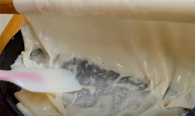 烙餅想要皮薄柔軟,學會這2個技巧,保證皮薄又筋道,30秒一張