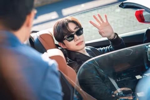 《衣袖紅鑲邊》售後!「爺爺」李德華給李俊昊送上應援咖啡車:「我的孫子就拜託大家了~」