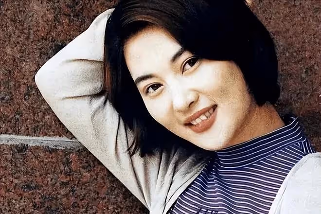 常戎與王菁華分手21年後:他娶小17歲嬌妻生一女,她50歲至今未婚