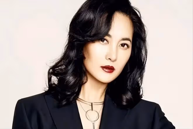 常戎與王菁華分手21年後:他娶小17歲嬌妻生一女,她50歲至今未婚