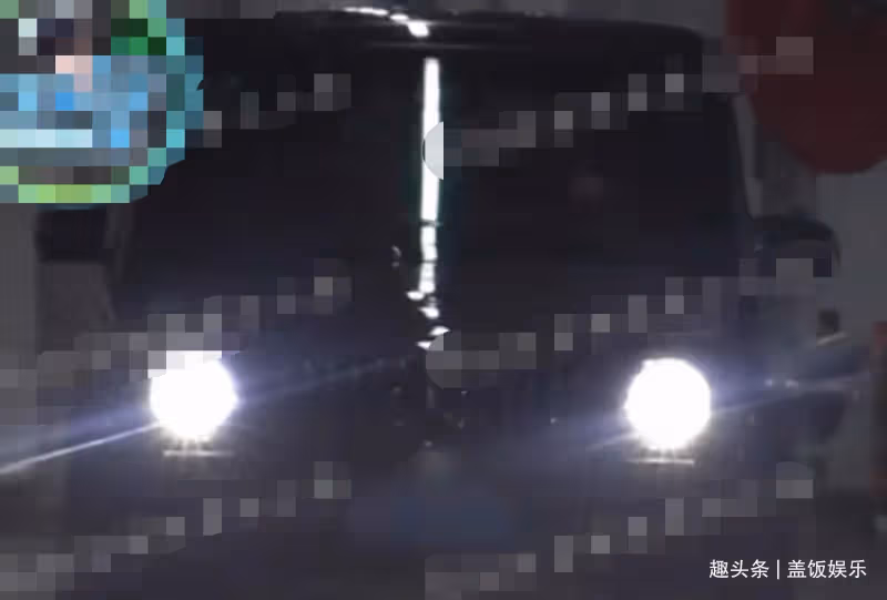 誤傳戀情!成龍外甥開200萬豪車載美女回家,出道多年0作品負面多