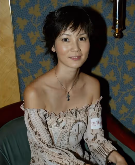 抗癌18年,54歲資深港星溫裕紅因乳腺癌去世,多次飾演悲情媽媽