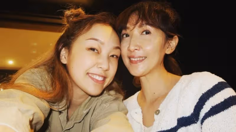 堅持不靠爸!24歲女歌手「被大公司簽約」正式出道 仔細一看「爸爸竟是綜藝大哥」她卻隻字未提