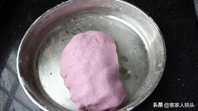 紫薯一個吃法真叫香,孩子隔三差五點名要吃,軟糯香甜,做法簡單
