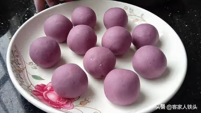 紫薯一個吃法真叫香,孩子隔三差五點名要吃,軟糯香甜,做法簡單