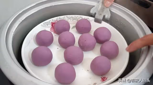 紫薯一個吃法真叫香,孩子隔三差五點名要吃,軟糯香甜,做法簡單