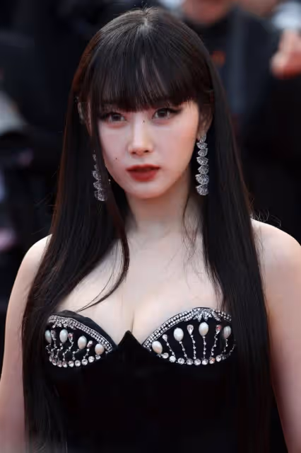 韓國女團走上坎城紅毯,她戴16億韓元項鍊,網友:一套公寓的價格