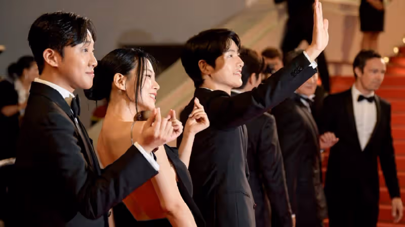 宋仲基未能實現攜妻走坎城紅毯，妻子凱蒂缺席放映會原因公開