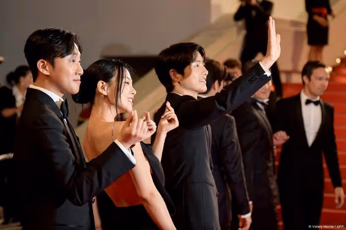 宋仲基未能實現攜妻走坎城紅毯,妻子凱蒂缺席放映會原因公開