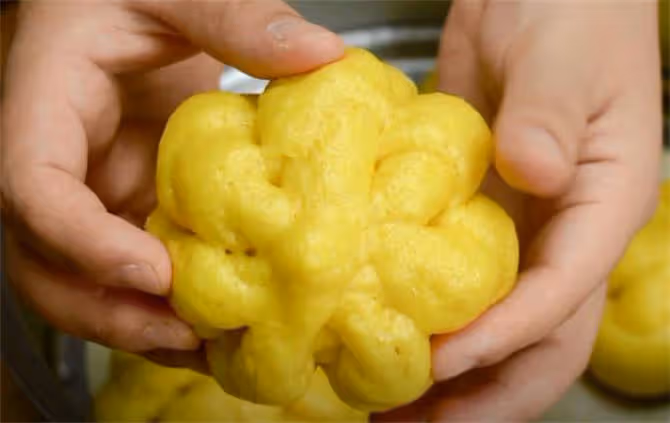 南瓜花捲新做法，只比饅頭多一個步驟，鬆軟香甜，出鍋孩子搶著吃