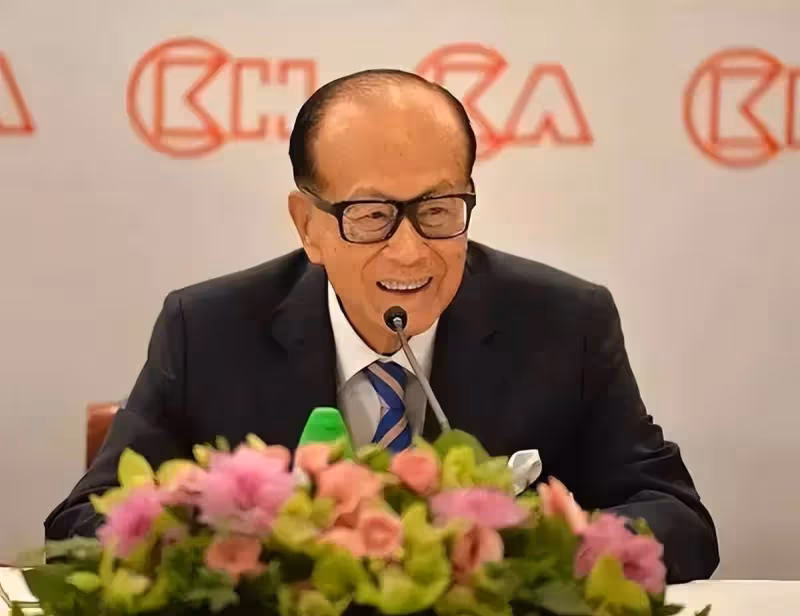 李思德再獲重任,出任李嘉誠家族公司的董事,未來將繼承千億家產