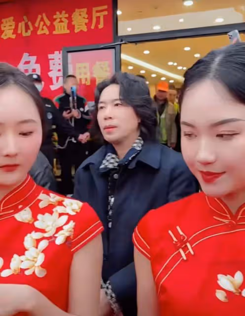 網紅沈曼新公司開業,身材圓潤雙下巴明顯,近照撞臉劉大美人