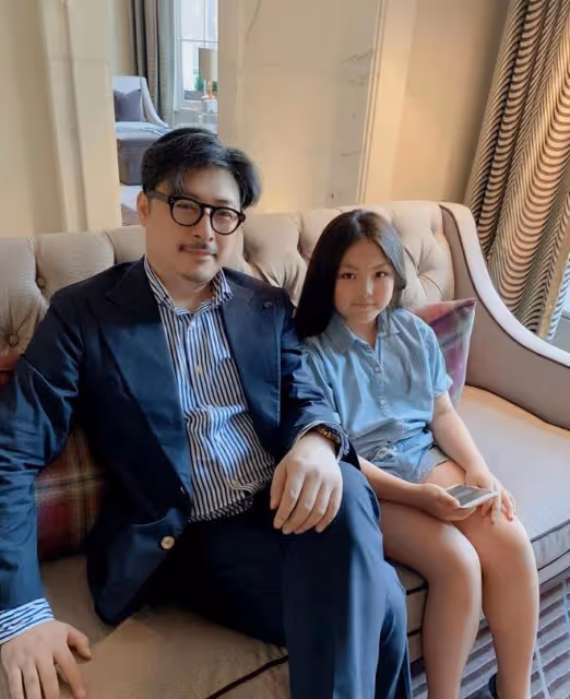 失戀了?13歲王詩齡考試結束,跳手勢舞滿臉鬱悶,戴5W項鍊太奢侈