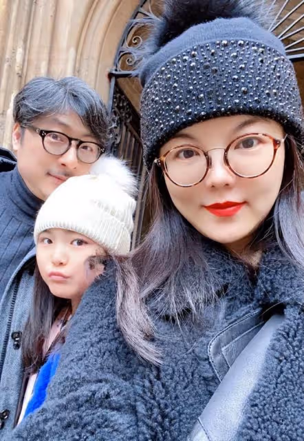 失戀了?13歲王詩齡考試結束,跳手勢舞滿臉鬱悶,戴5W項鍊太奢侈