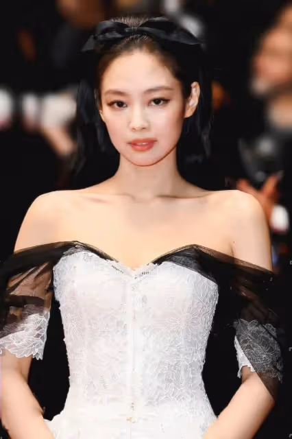 BLACKPINK Jennie首次登上時尚雜誌「VOGUE JAPAN」7月封面!採訪內容曝光