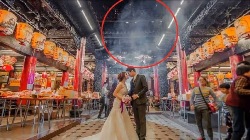 來自神明的祝福,夫妻倆「鎮瀾宮拍婚紗照」零修圖曬恩愛 網仔細看驚喊:「媽祖顯靈了」