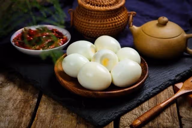 去兒子家養老,孫子每頓飯遞雞蛋,本來很感動,知道真相後很寒心!