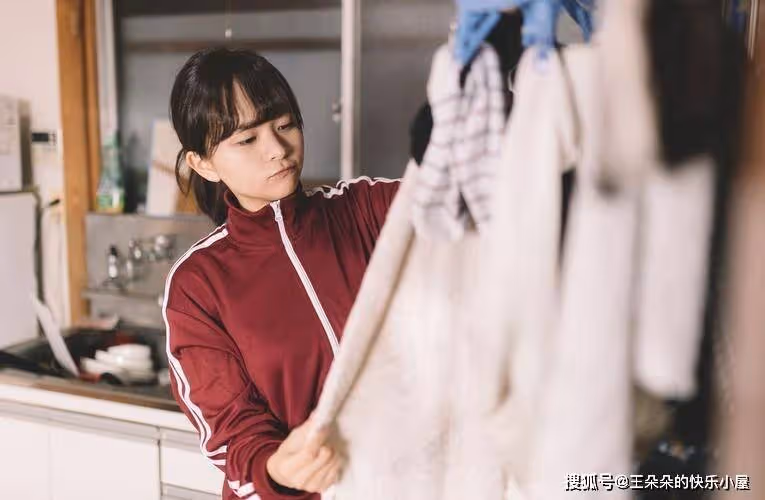 離婚後!聽說前夫娶「居家清潔員」我笑著去看熱鬧 婚禮現場「看到新娘」我淚灑當場!