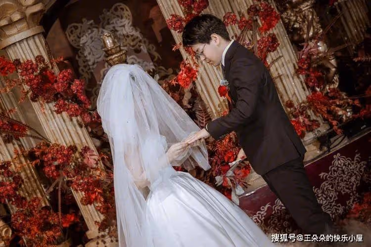 離婚後!聽說前夫娶「居家清潔員」我笑著去看熱鬧 婚禮現場「看到新娘」我淚灑當場!
