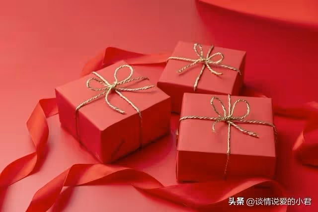 去兒子家做客，看到兒媳準備的新餐具，老人發誓：以後再也不來了