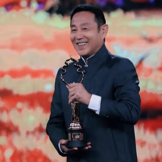 陳道明華表獎後台高情商表現:和屋內大咖握手,楊受成也笑臉相迎