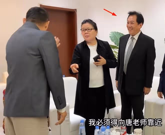 陳道明華表獎後台高情商表現:和屋內大咖握手,楊受成也笑臉相迎