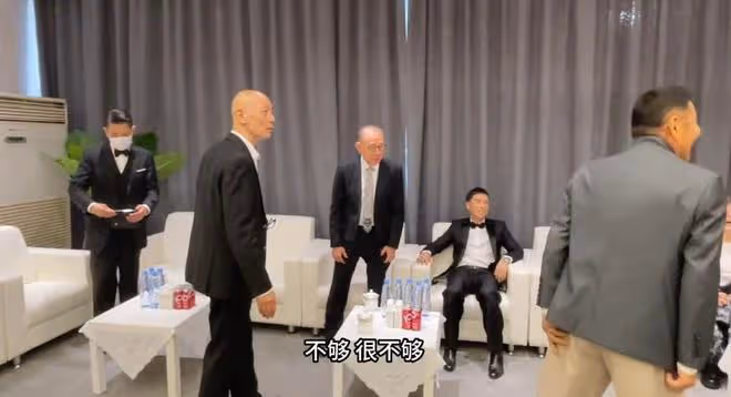 陳道明華表獎後台高情商表現:和屋內大咖握手,楊受成也笑臉相迎