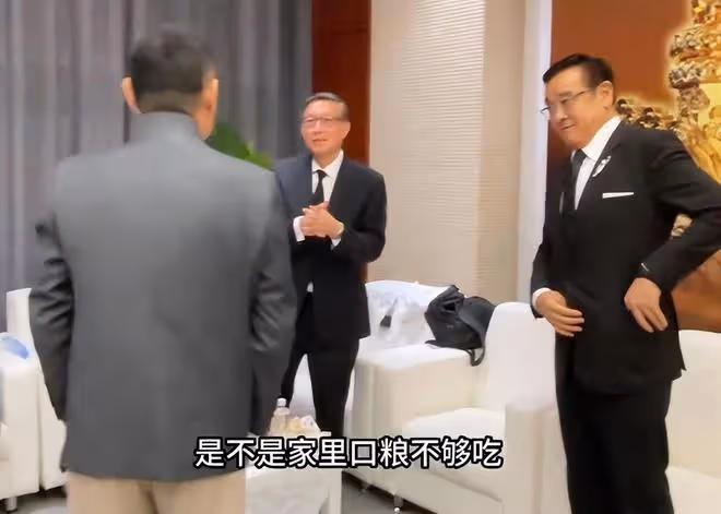 陳道明華表獎後台高情商表現：和屋內大咖握手，楊受成也笑臉相迎