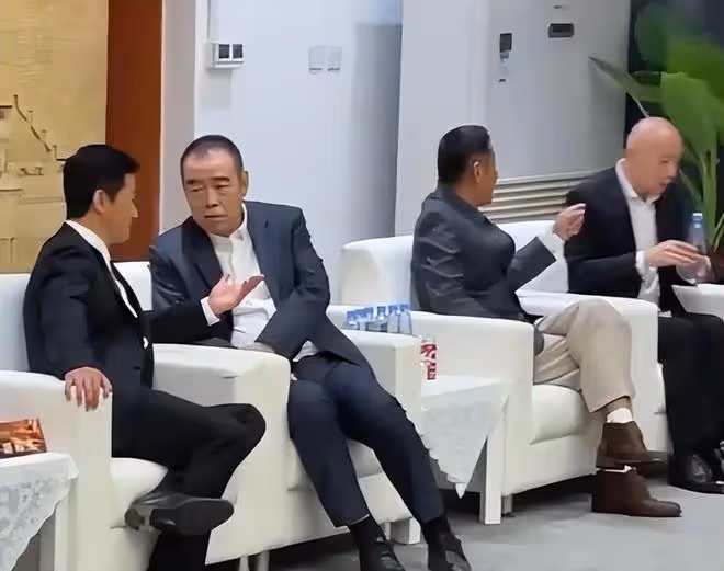 陳道明華表獎後台高情商表現：和屋內大咖握手，楊受成也笑臉相迎