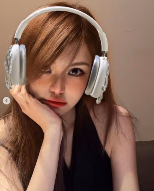 35歲周揚青換新風格,轉型為成功女性,手握百億做自己的富豪