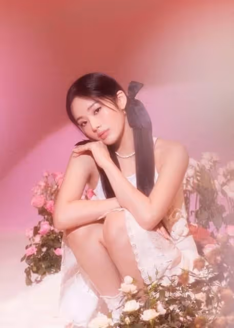 fromis_9從朴池原到李娜炅公開了第1張完整專輯《Unlock My World》的官方照第3部