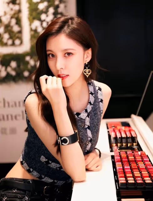 曝知名女星是女海王!與仨男頂流發生過關係,還玩劇組夫妻當小三