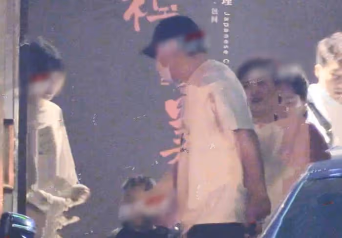 沈騰夫妻合體!帶兒子外出聚餐,王琦依然富態,兒子胖乎乎很可愛