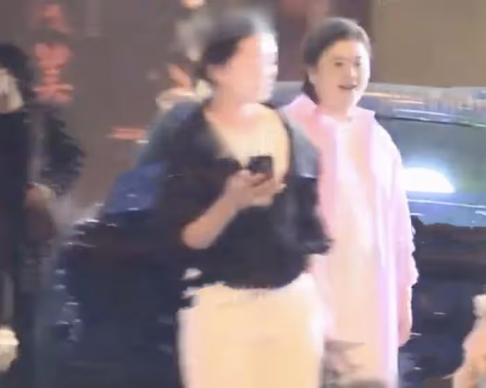 沈騰夫妻合體!帶兒子外出聚餐,王琦依然富態,兒子胖乎乎很可愛