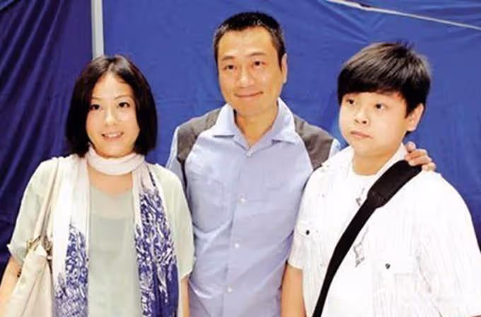 3屆視帝黎耀祥酒吧掙錢,扭腰擺胯表演賣力,被曝一場演出賺7萬