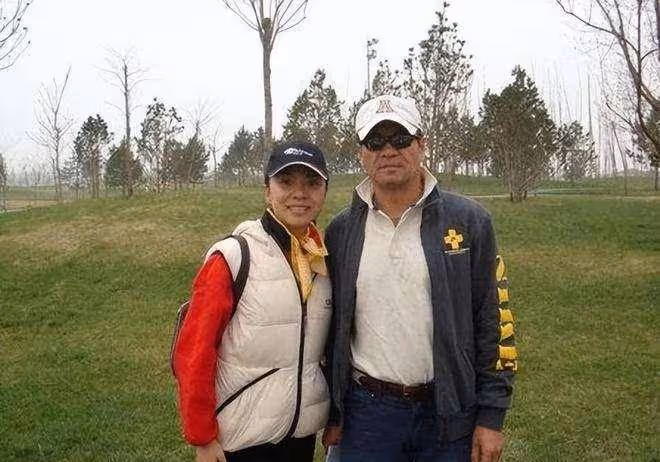 尤勇智前妻劉曉春:結婚1年就分手,二婚嫁郭凱敏有笑也有淚