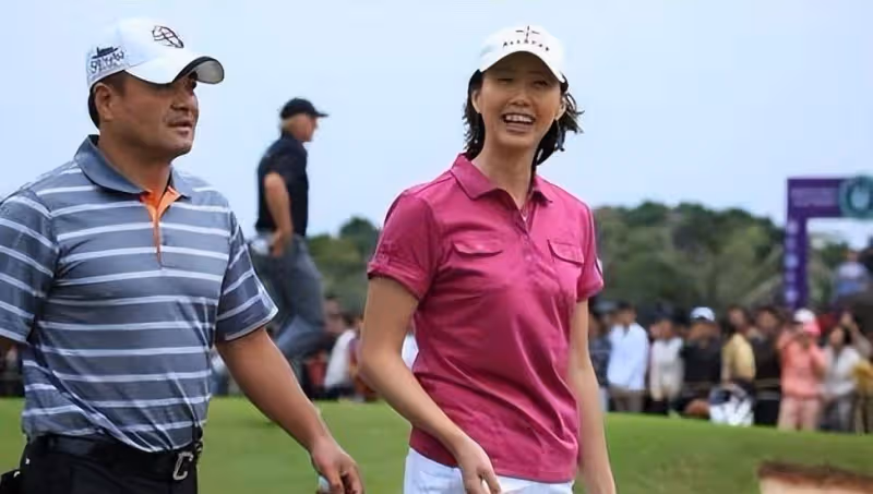 尤勇智前妻劉曉春:結婚1年就分手,二婚嫁郭凱敏有笑也有淚