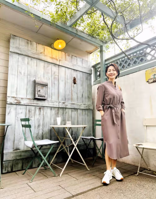 建議中年女性這麼穿衣：裙過膝、色要簡，發不過身材，知性又優雅