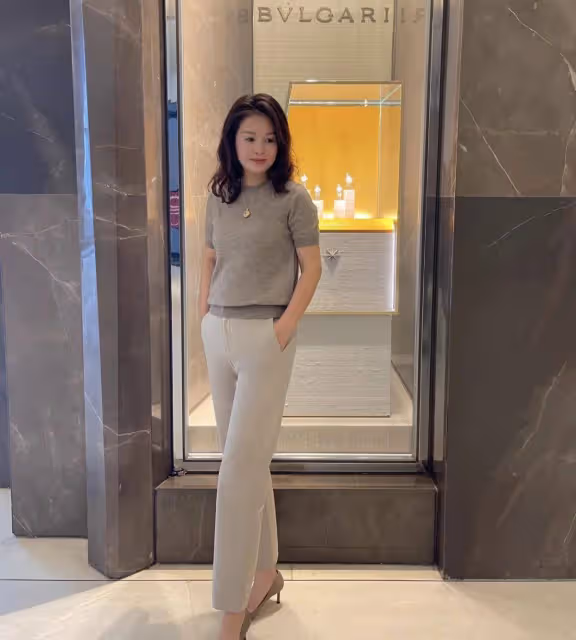 女人過了50歲想有氣質,穿衣要記住「三七法則」,時髦高級還減齡