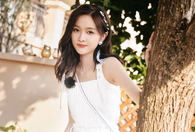 曝28歲三四線女星兩年前疑賺上億！僅參演4部劇，日薪30萬引爭議