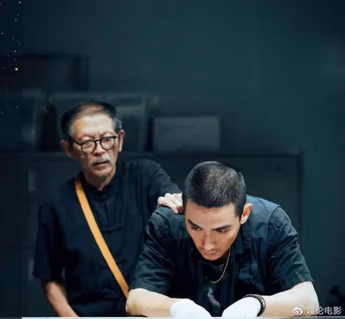 淚目!王寶強發文悼念羅京民,仍記得老師在《士兵突擊》說過的話
