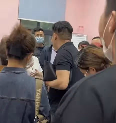 學校90萬和解,涉事老師道歉、校長革職,母親崩潰:你二次碾壓啊