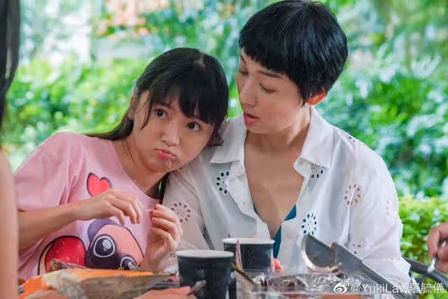 TVB新晉小花曬慶生照!視後驚喜現身,與圈外鼓手男友感情穩定
