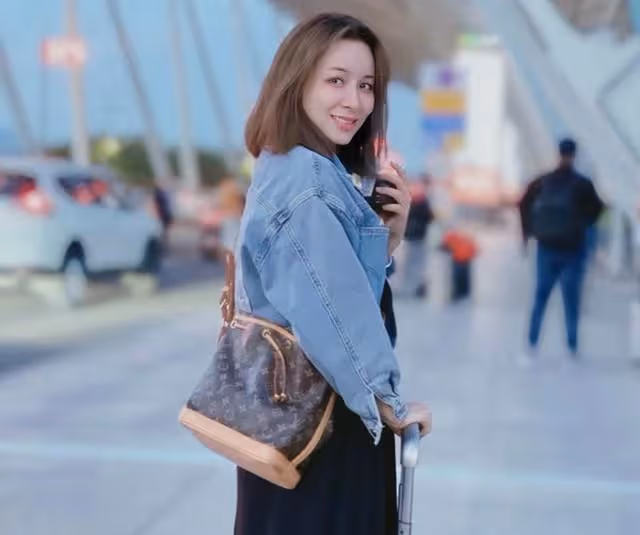 香港知名女星在內地復出,近照撞樣劉嘉玲,參加商演被老闆揩油