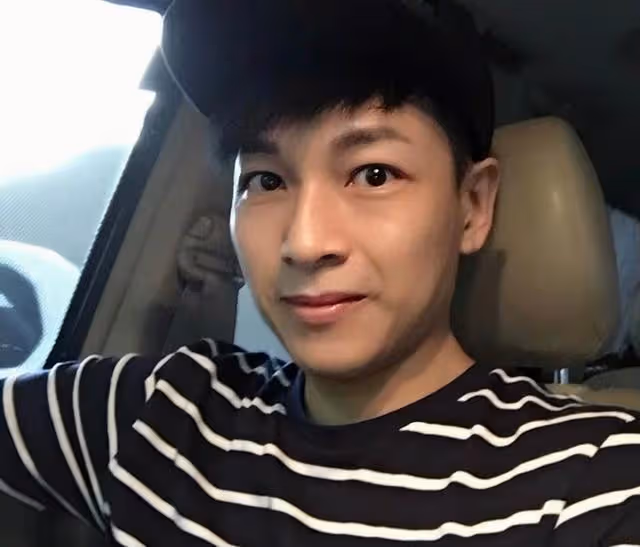 又走一個！TVB知名男星宣布約滿離巢，狀態凍齡55歲看著像35歲